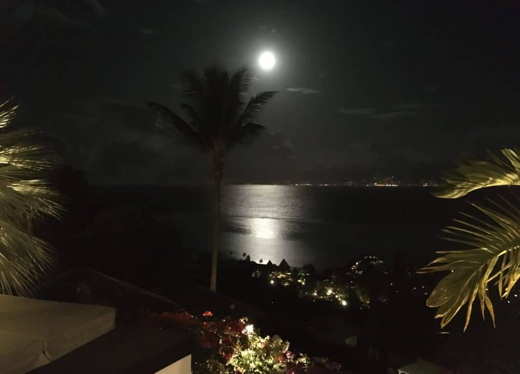 Full Moon from Moorea Suite Love